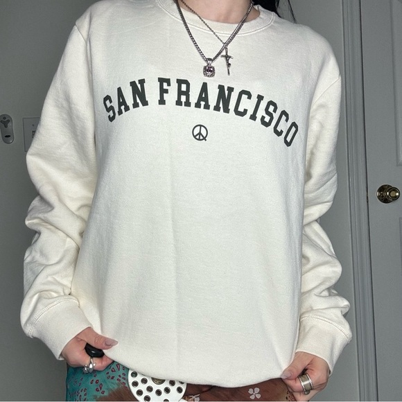Museum of Peace & Quiet San Francisco Crew Neck Sweater Medium - Picture 1 of 4